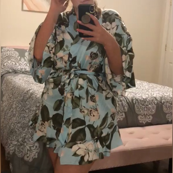 Victoria's Secret Other - Victoria’s Secret Blue Ruffle Bell Sleeves Soft Robe Pink Flowers M/L